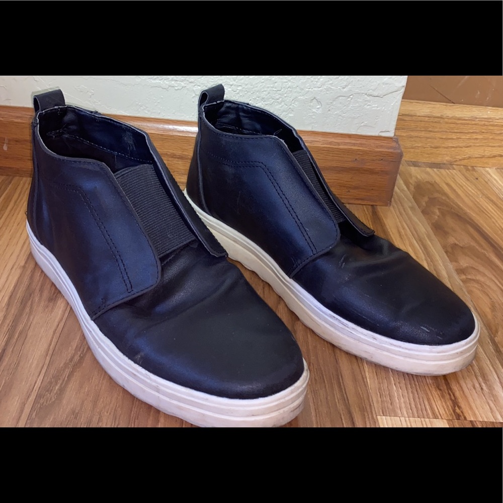 Black Sneakers